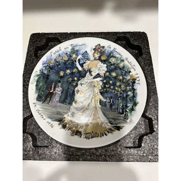 Henri D’ Arceau L & Fils Limoges France “Sarah En Tournure” Collector Plate 1976 - Picture 2 of 7